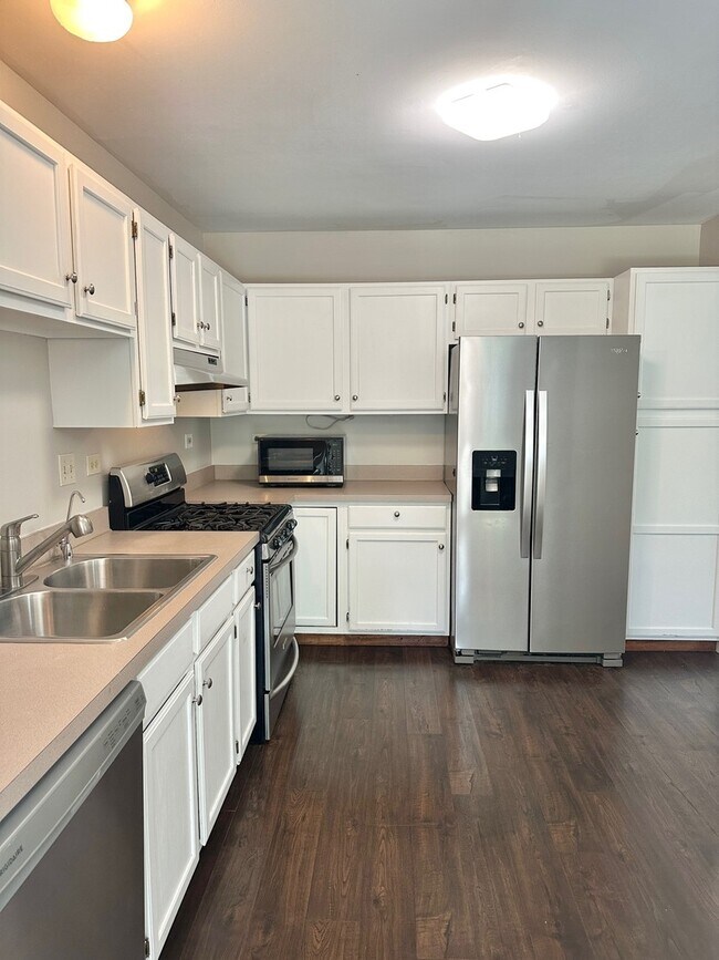 Building Photo - 24 Cedar Grove Ct
