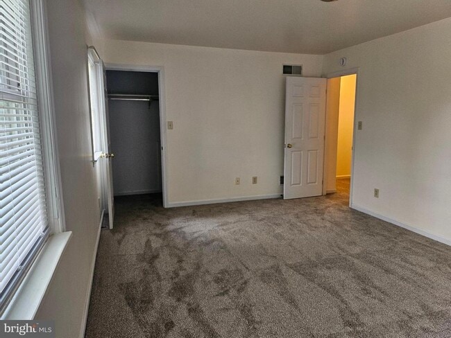 Building Photo - 14788 Sherwood Dr