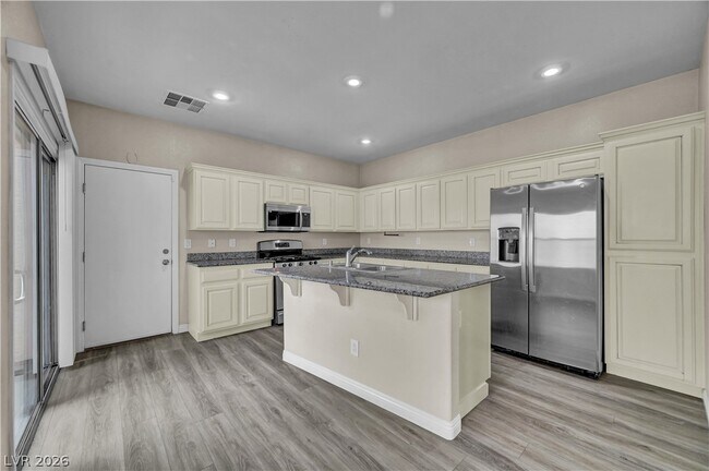 Building Photo - 12052 Hathaway Pines Dr