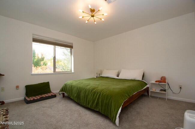 Building Photo - 1052 Watt St