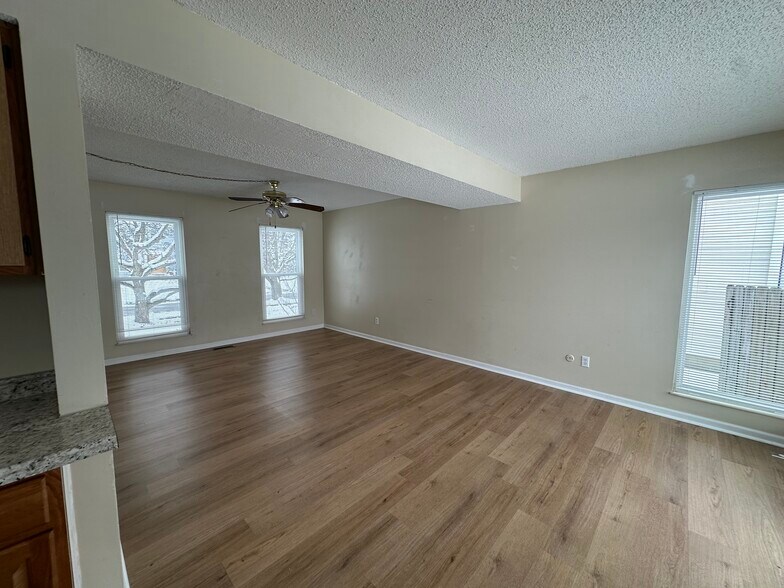 Building Photo - 5336 Bonner Dr