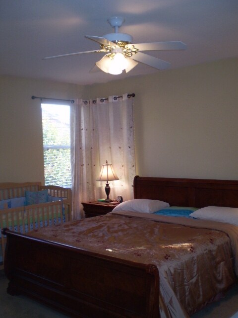 Building Photo - Beautifully Maintained and Upgraded Parkwa...