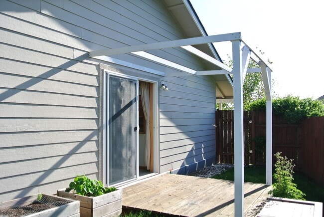 Building Photo - Beautiful 3-Bedroom 2 bath in Philomath!