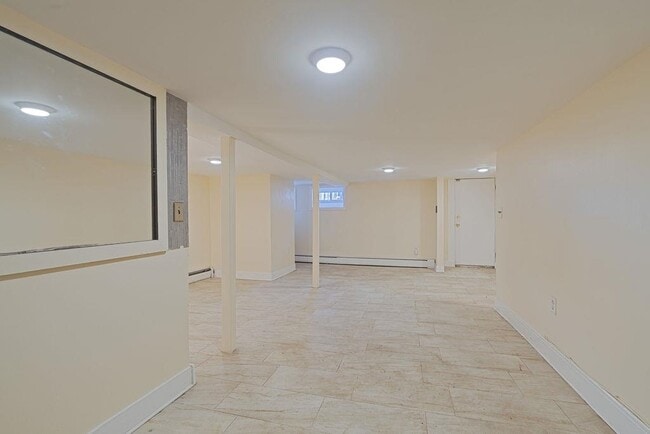 Building Photo - 337 Summit Ave