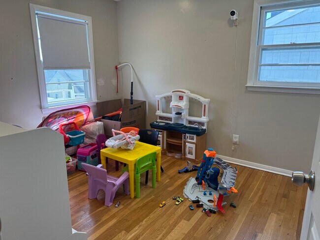 Building Photo - 54 Brighton Ave