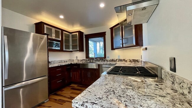 Building Photo - Modern, Updated 3-Bedroom Home in Stoneridge with Air Conditioning