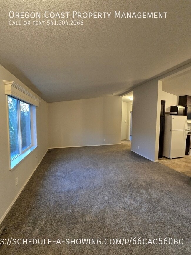 Building Photo - 15 N Hillside Dr