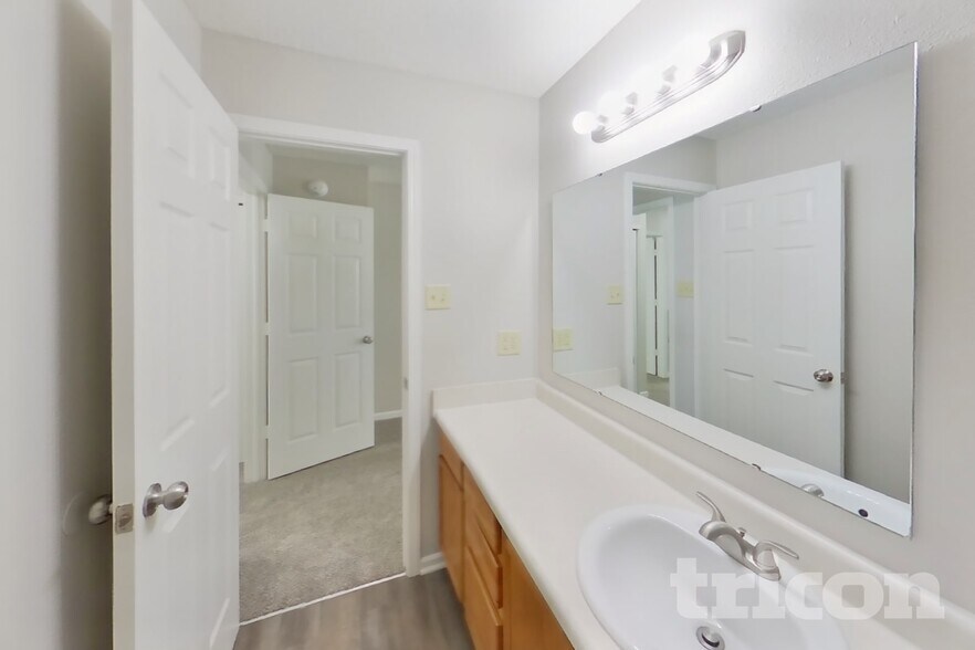 Building Photo - 10904 Wymm Ln