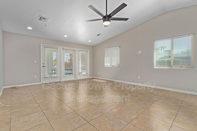 Building Photo - 5217 E Sheena Dr