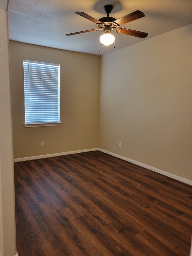 Building Photo - 13411 Forest Pines Village Ln