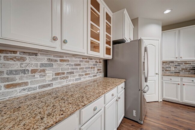 Building Photo - 502 Mornington Ln
