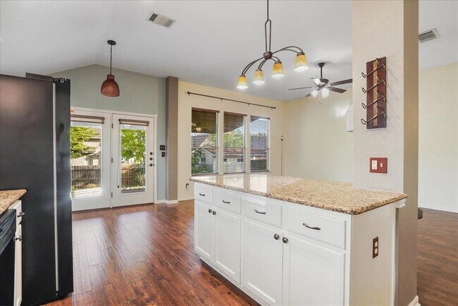 Building Photo - 1608 Goddard Bluff Dr