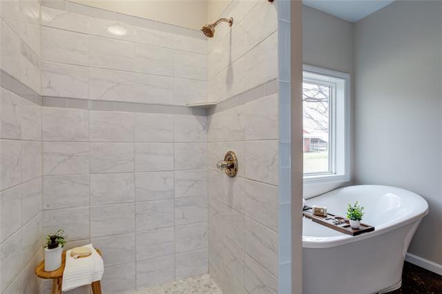 Building Photo - 441 Compton Ln