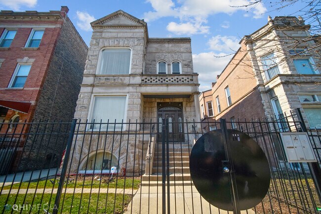 Primary Photo - 1660 S Millard Ave