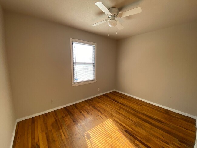 Building Photo - SEPTEMBER  HALF OFF First Month Rent