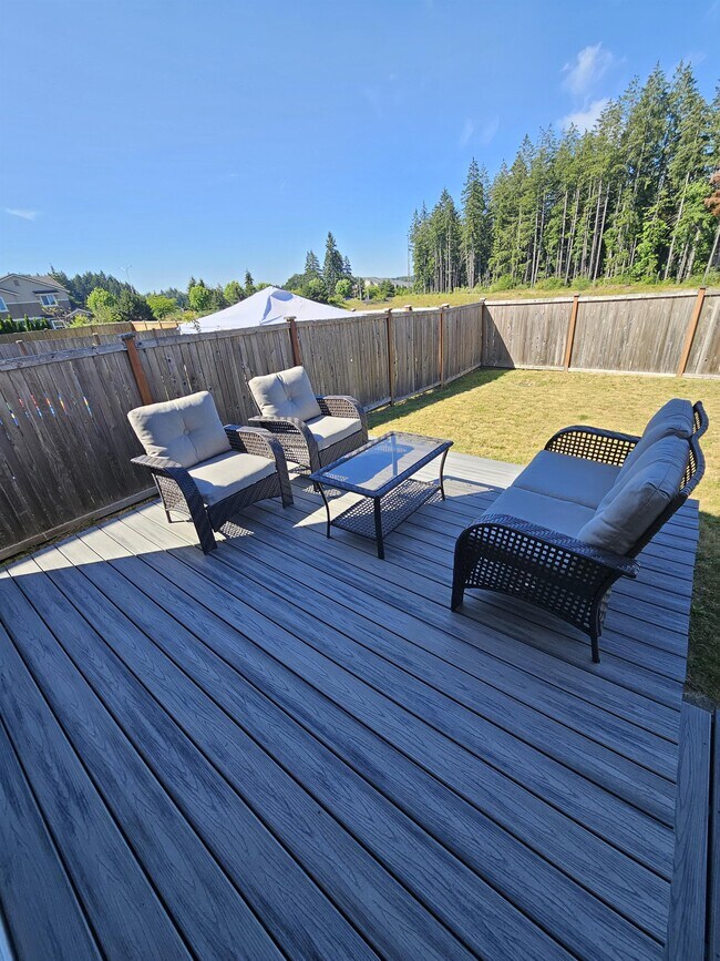 Building Photo - 2417 Fiddleback St NE