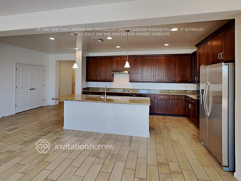 Building Photo - 22519 E Calle de Flores