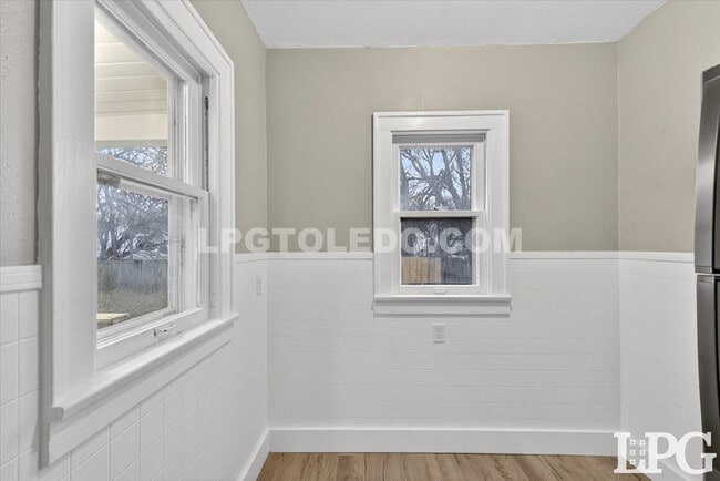 Building Photo - 2041 Loxley Rd