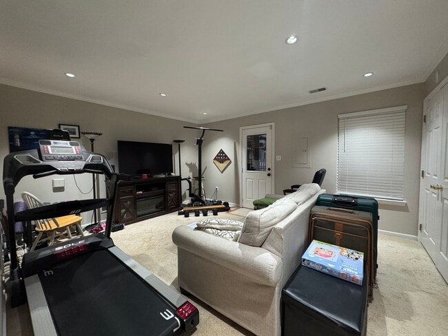 Building Photo - Stunning 3 Bed 2.5 Bath Home With Fenced Yard In Beautiful Harris Property