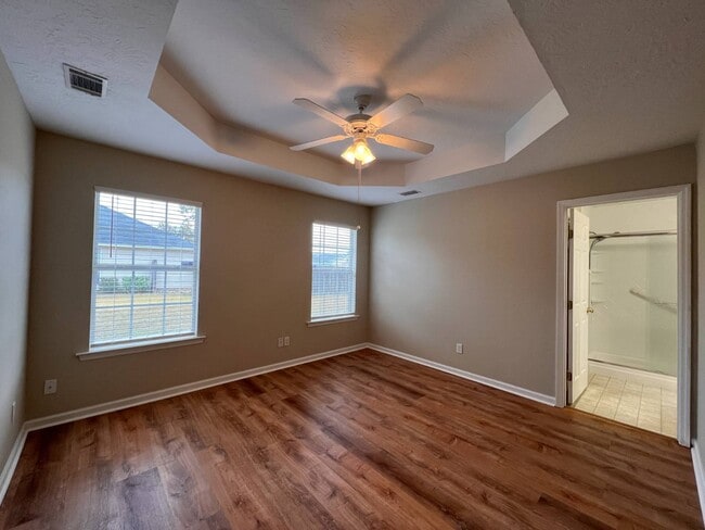 Building Photo - 204 Sand Fox Pl