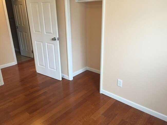 Building Photo - 3 bedroom, 1 full bath fully remodeled Ranch home in Parchment Schools