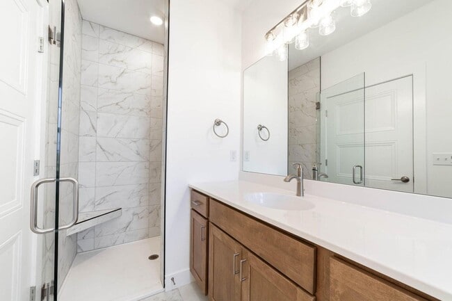 Building Photo - 808 Napa Dr