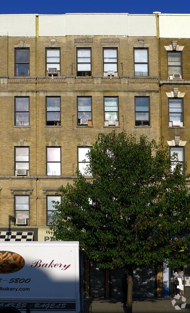 Building Photo - 541 Lenox Ave