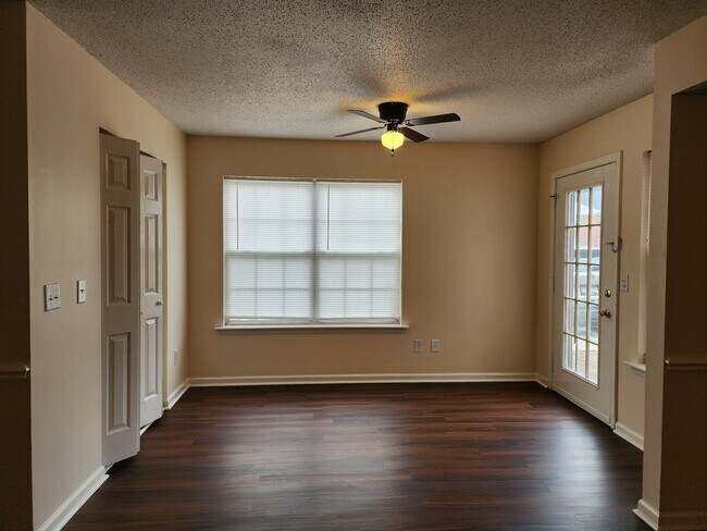 Building Photo - 525 3rd Loop Rd