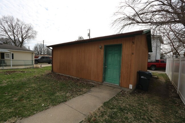 Building Photo - 1513 S 8th St