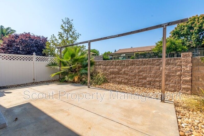 Building Photo - 41829 St Thomas Ct