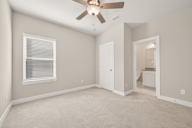 Building Photo - 23754 Pullin Market Dr