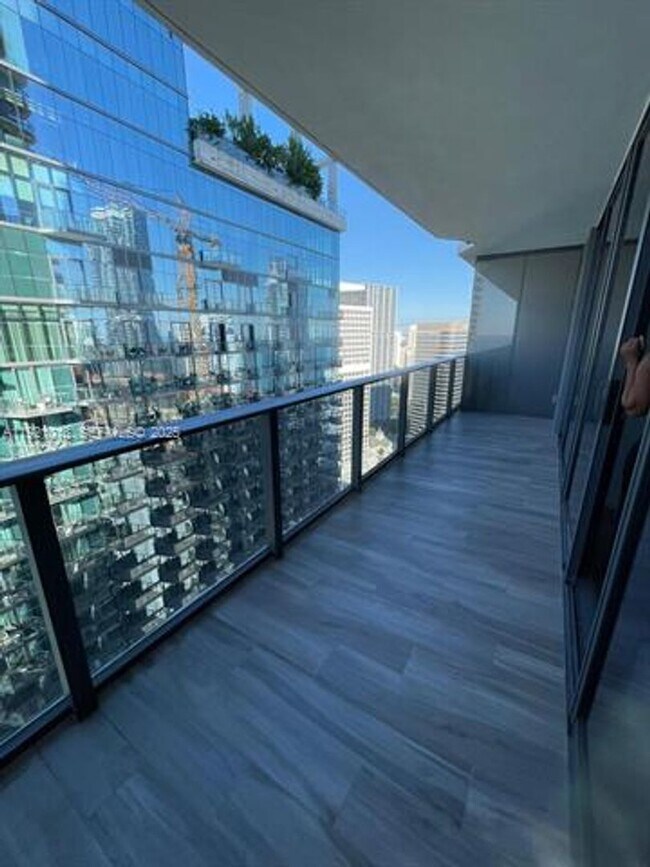 Building Photo - 805 S Miami Ave