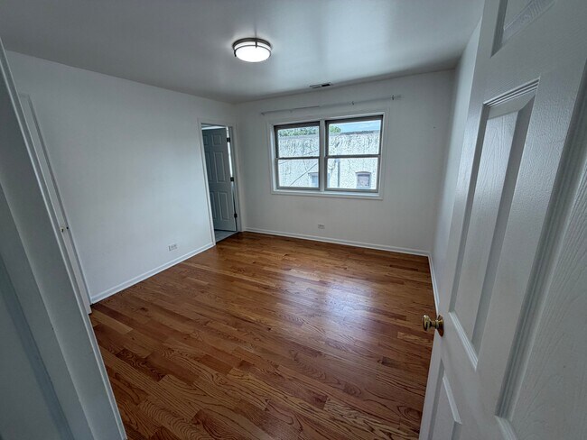 Building Photo - 2833 N Auxplaines St