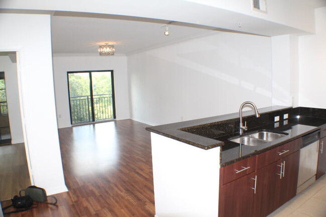 Building Photo - 4907 Midtown Ln