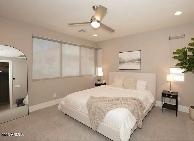 Building Photo - 7464 E Paraiso Dr