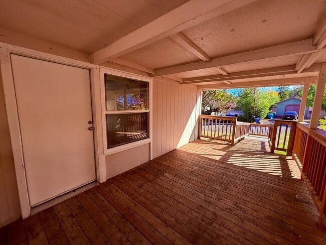 Building Photo - 28 Westwood Way