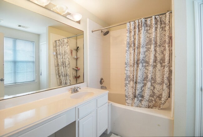 Building Photo - 8123 Barnes Ridge Ln