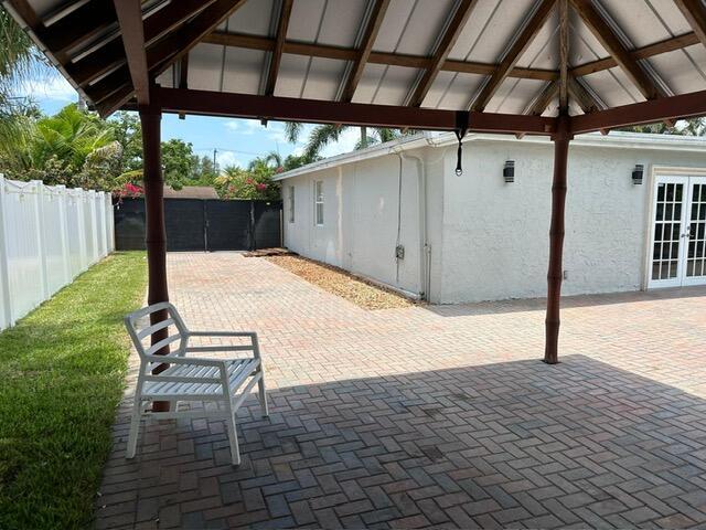 Building Photo - 2545 Palm Rd