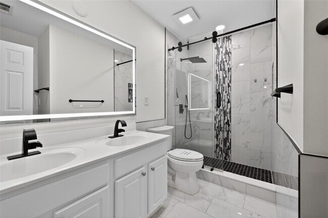 Building Photo - 5008 Bethpage Dr NE