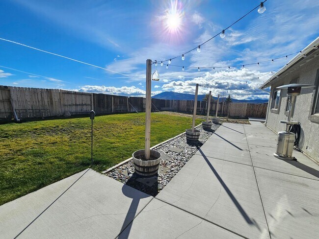 Building Photo - Cold Springs Beauty - Immaculate Newer Hom...