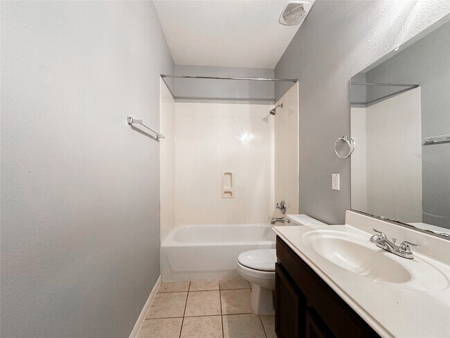 Building Photo - 6810 Summer Bridge Ln
