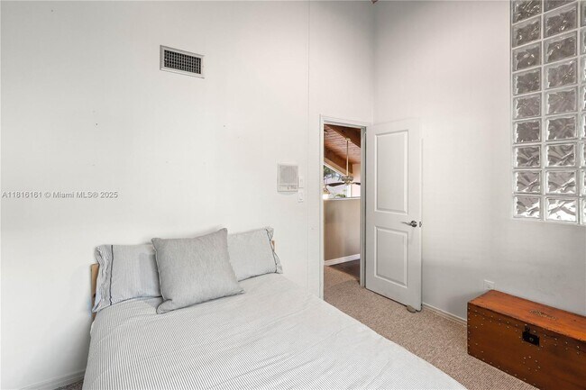 Building Photo - 9033 SW 78th Pl