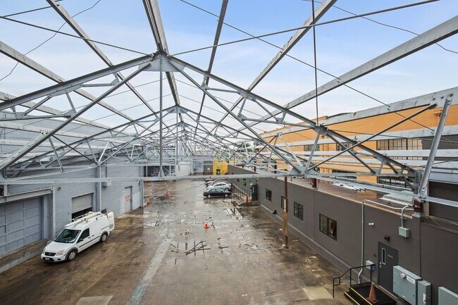 Building Photo - 5701 International Blvd