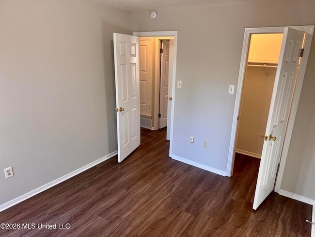 Building Photo - 6440 Lynnfield Rd