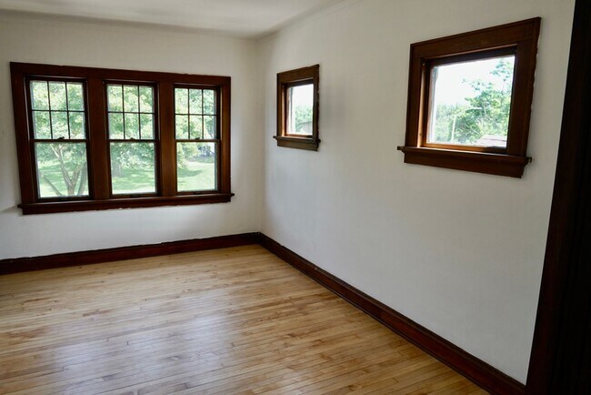 Building Photo - 2519 W Cherry St