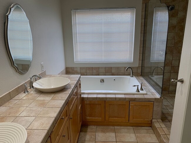 Building Photo - Beautiful 4 Bed | 3 Bath Home in Santee with Downstairs Bedroom & Full Bath!