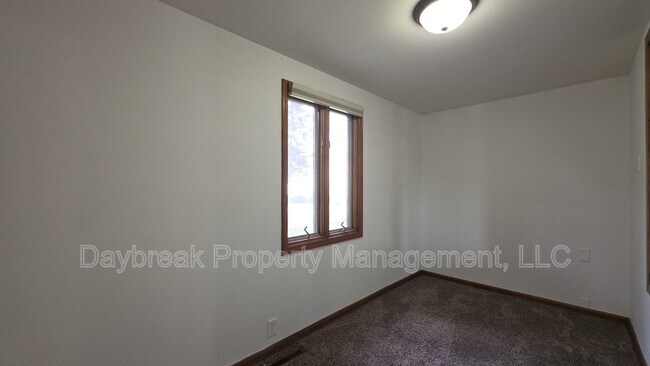 Building Photo - 1312 1/2 3rd Avenue North