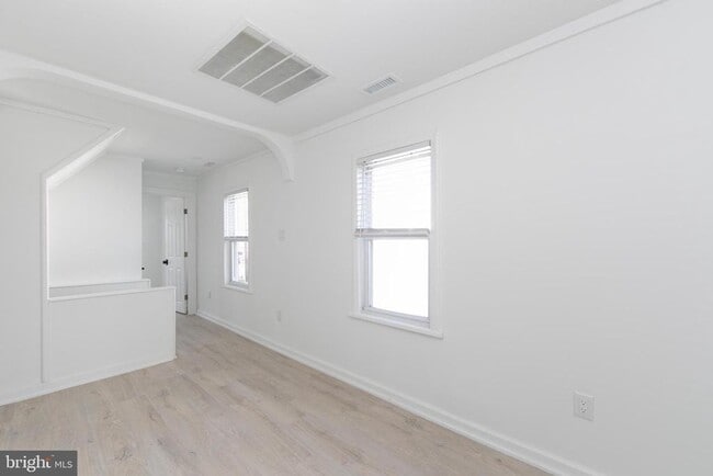Building Photo - 905 Jersey Ave