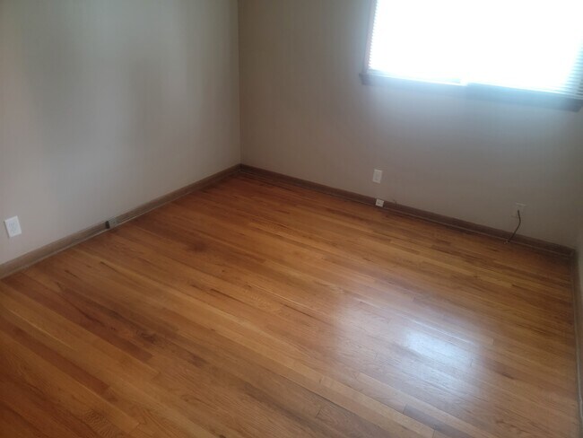 Building Photo - 4144 N 60th Ave