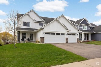 Building Photo - 15651 Fairfield Dr